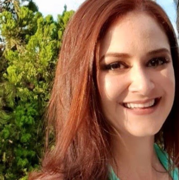 Meet your Posher, Nicole - Picture 1 of 1